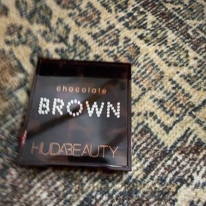 HUDA BEAUTY Chocolate Brown Palette